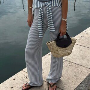 NA-KD fashion x @clairerose | US L | Knitted striped flared pants blue & white